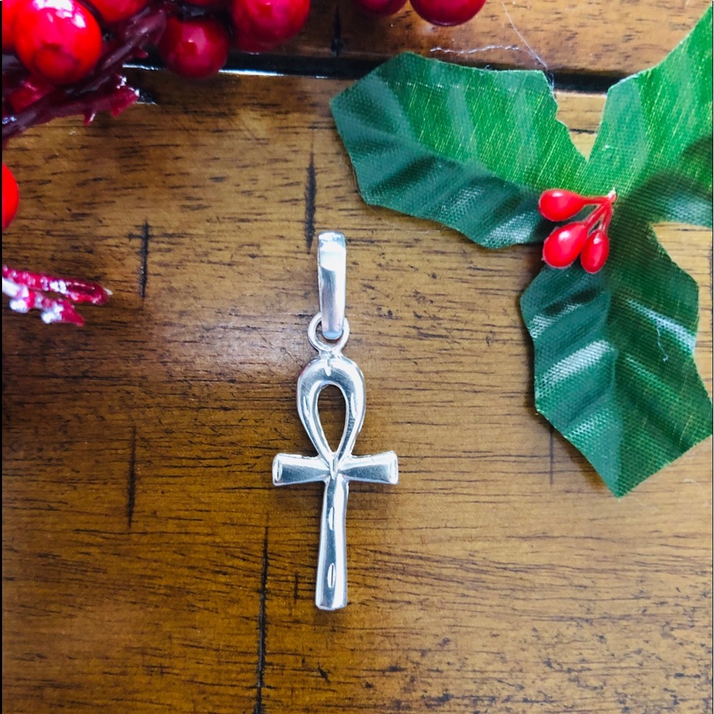 Sterling silver .925 cross pendant